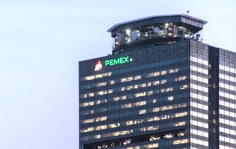 Proveedores de Pemex  involucrados en ‘Pandora Papers’ reciben millonarios contratos con AMLO
