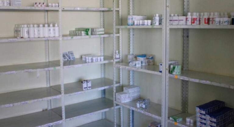 Crisis por medicina no acaba; farmacias reportan desabasto de hasta el 15%
