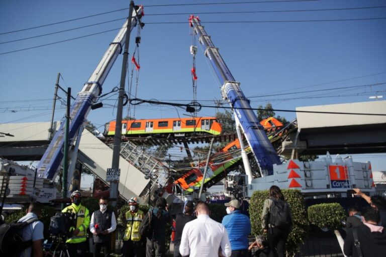 Ante falta de resultados, víctimas del accidente del Metro de CDMX buscan justicia en EU