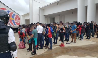 Rescata INM 334 personas migrantes irregulares en Veracruz
