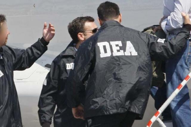 La policía federal en Chicago incauta avión privado y 100 kilogramos de cocaína