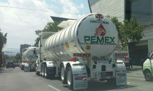 Pemex entrega contratos de autotransporte por 37 mmdp en medio de total opacidad