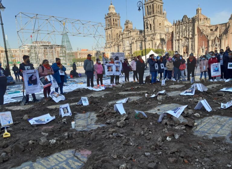 Colectivos de búsqueda de personas desaparecidas arremeten contra López Obrador