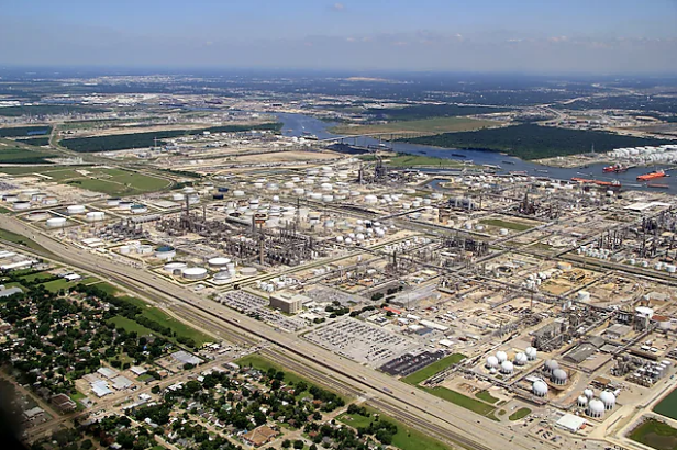 Detienen venta de refinería Deer Park de Shell Texas a Pemex