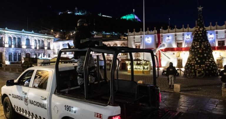 Nuevo episodio de violencia bajo el cobijo de la 4T; abandonan camioneta con cuerpos en Zacatecas