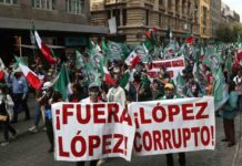 Opositores en busca de un liderazgo