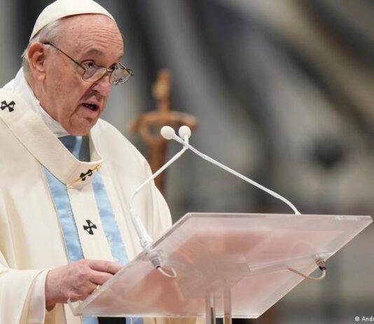 Francisco: diplomacia de la misericordia-geopolítica abierta