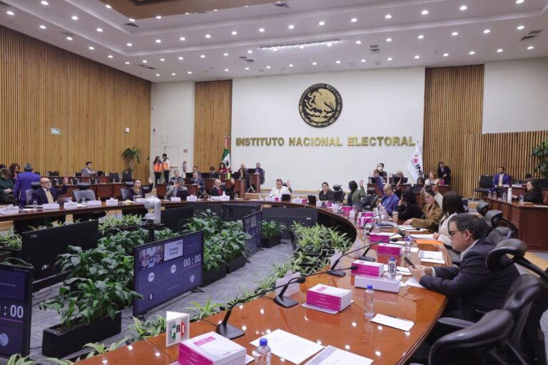 Resuelve INE procedimientos administrativos sancionadores y de queja en materia de fiscalización