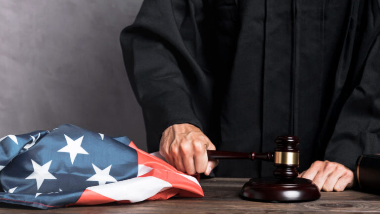 El papel crucial de los testigos protegidos en el sistema de justicia de Estados Unidos