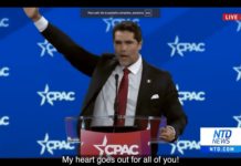 El saludo «nazi» se repite en reunión de la extrema derecha en EU