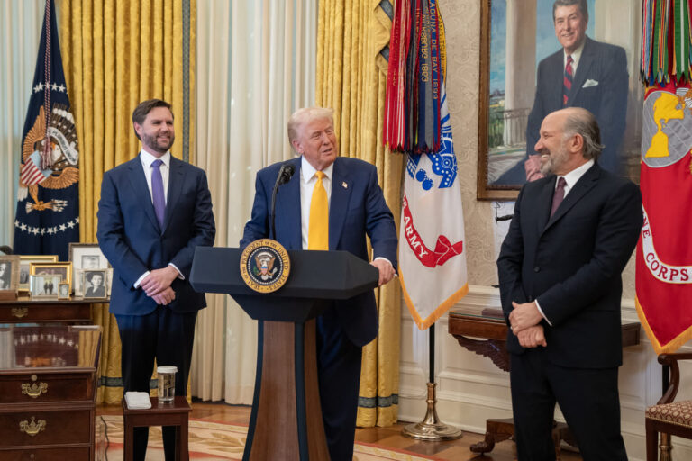 Trump va en serio en contra de narcos mexicanos, incluidos los que se escudan en Morena