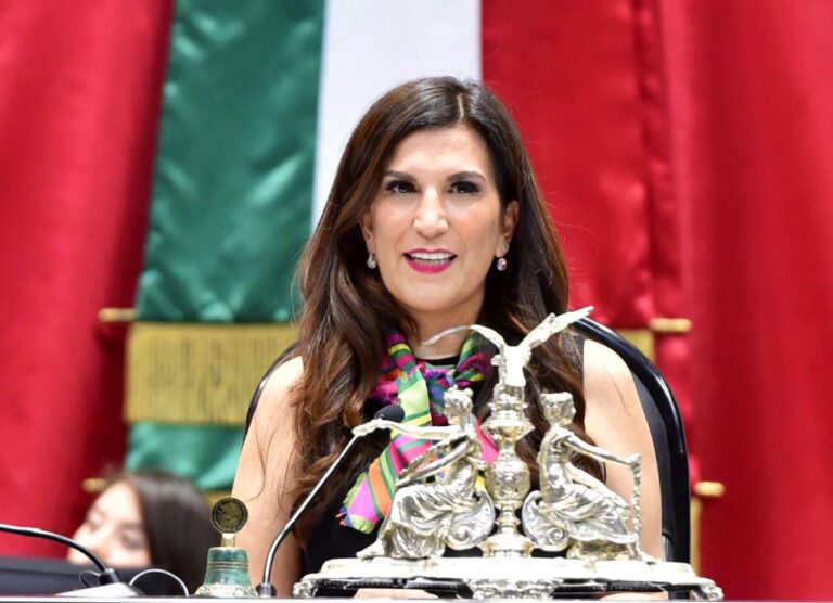 Llama Kenia López Rabadán a hacer realidad el sistema nacional de cuidados