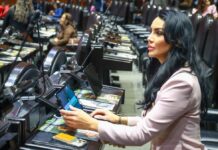 Sigue la telenovela de los diputados de Morena, Gabriela Jiménez acusa a Monreal