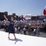La industria del acarreo en el Zócalo el domingo