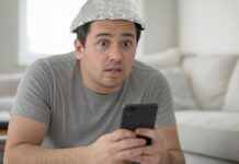 Sabías que es fácil crear una teoría de la conspiración