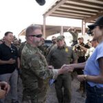 Kristi Noem balconea a la presidenta, deportó migrantes “porque Trump la obligó”