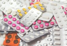 Pasan los años, y los sexenios, y el desabasto de medicinas no se resuelve