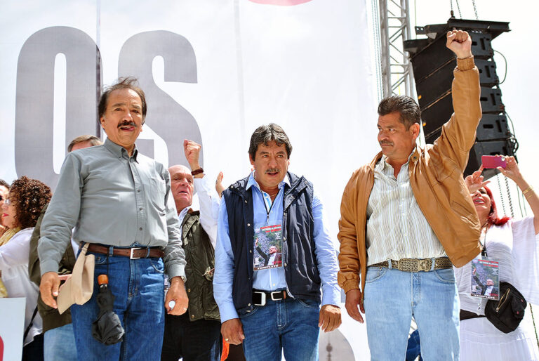 AMLO soltó al tigre de la CNTE; mensajes políticos a su sucesora