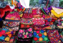 Denuncian más organizaciones indígenas que gobierno capitalino los ha dejado “a la deriva” en relación a reacomodo de artesanos