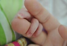 Día de la Madre: entre la resiliencia y la maternidad temprana