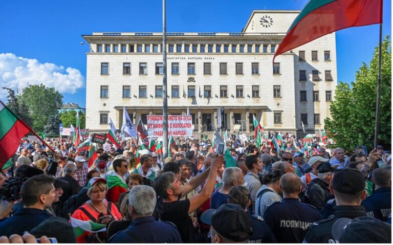 Bulgaria: Grandes protestas contra el euro