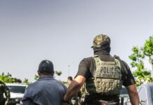 ¿Emboscadas legales? Preocupación por presunto acuerdo entre fiscales y ICE para capturar a inmigrantes a las afueras de las cortes
