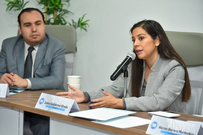 Detecta Acción Nacional que GCDMX engorda su nómina de chalecos guindas para afiliar a Morena