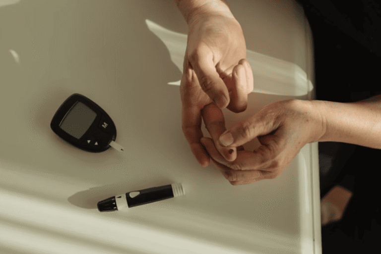 Hipoacusia: ¿podría la diabetes estar afectando tus oídos sin que lo sepas?