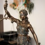 Impartir justicia: ¿Aplicar la ley o reconocer derechos?