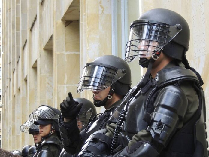 police-275875_1280 (1)