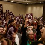 Morena y el Bastón de Mando en los dos Palacios del poder