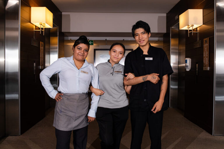 World Vision México forma a futuros líderes para la industria de la hospitalidad a través de su programa Visión Joven
