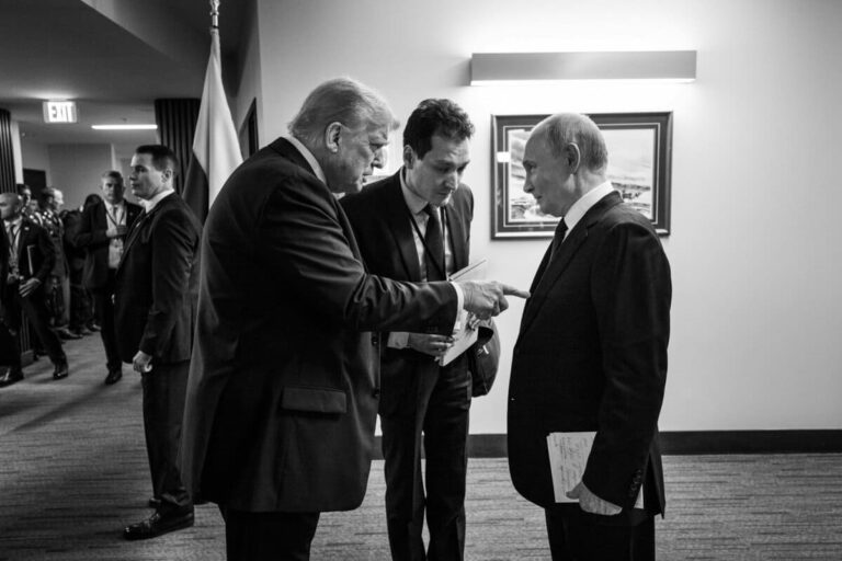 En escenario público, Trump fracasó en Alaska; Putin ganó