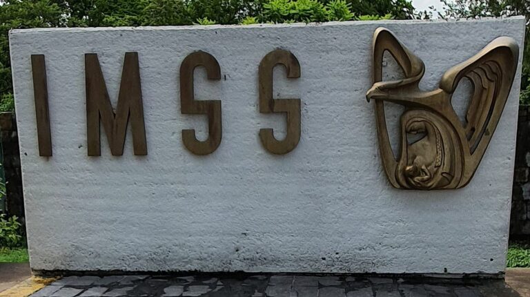 IMSS deberá otorgar apoyo psicológico a familiares de víctima fallecida por deficiencias en unidades médicas de Cancún, Q. Roo