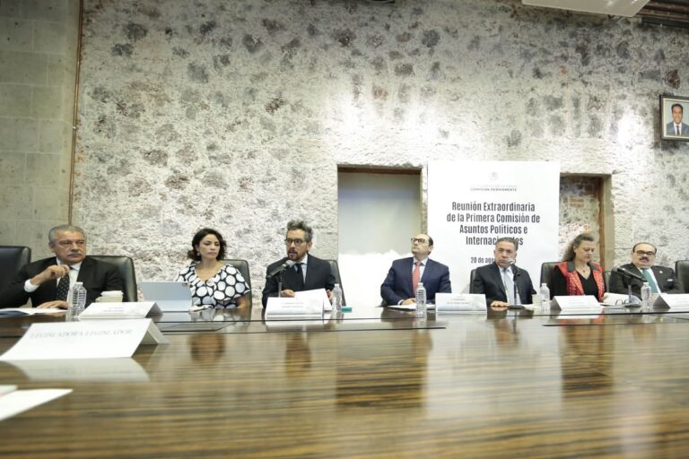 ¿Y el plácet para aceptar a un jefe de misión extranjero?