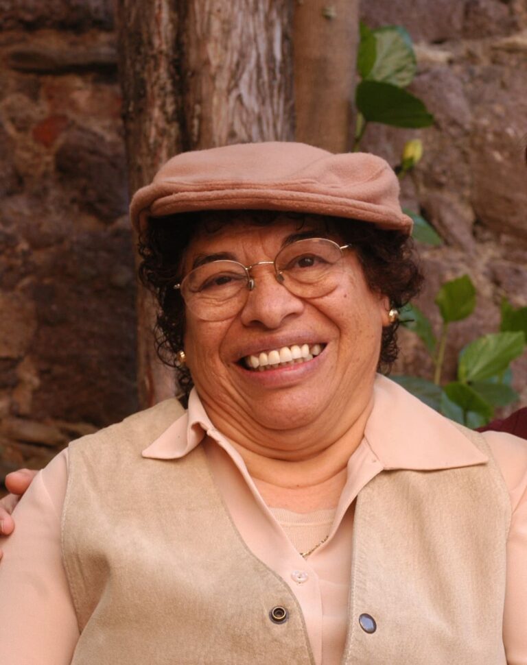 CASUL dedica su Club de lectura de agosto a la obra de Reyna Barrera
