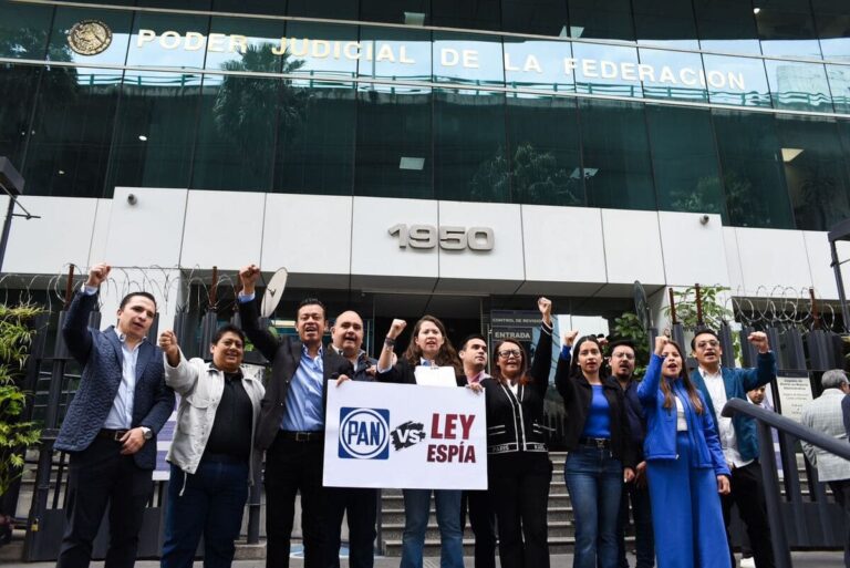 Panistas y vecinos de todas las alcaldías CDMX ingresan amparo vs. Ley Espía