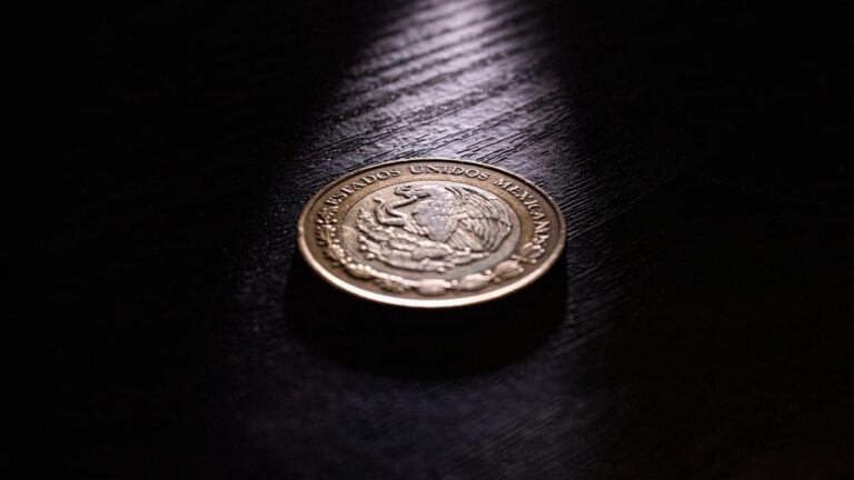 Retiros de Afore se disparan en México