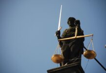 Privatización de la impartición de justicia