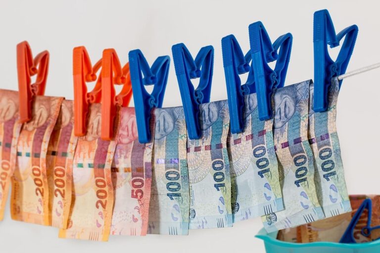 EU: la UIF, dinero del narco, Vector, AMLO y terrorismo