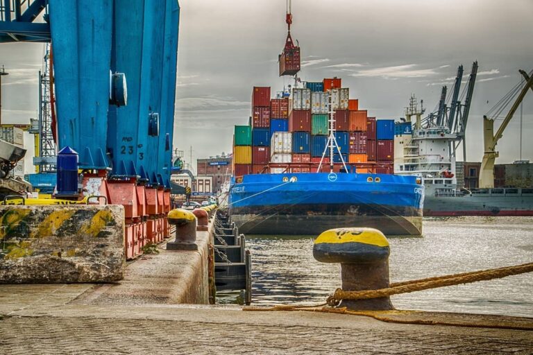 Déficit petrolero golpea balanza comercial