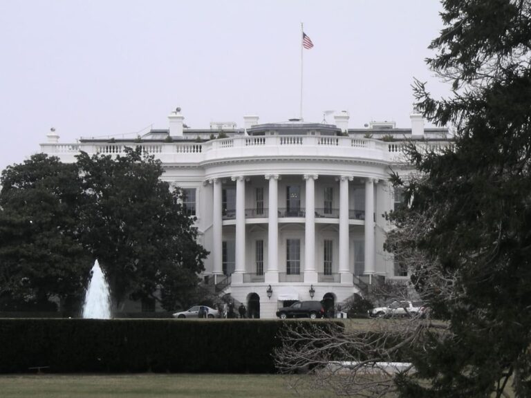 ¿Washington seduce al pueblo de México con su narrativa?