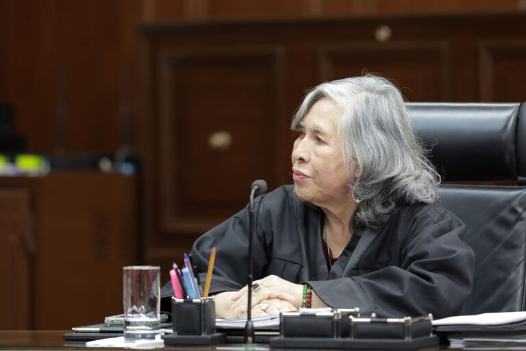 Una inútil señora ministra