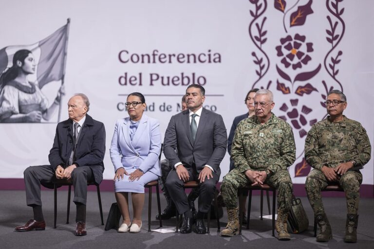 SEMAR, FGR y SSPC detuvieron a directivos y servidores públicos relacionados con mercado ilícito de combustible