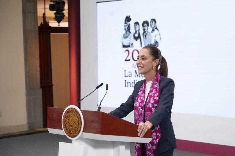 Claudia año 1: atemperar la crisis; año 2: atemperar la crisis