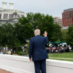 Trump: Caída Libre, Aranceles y Escándalo