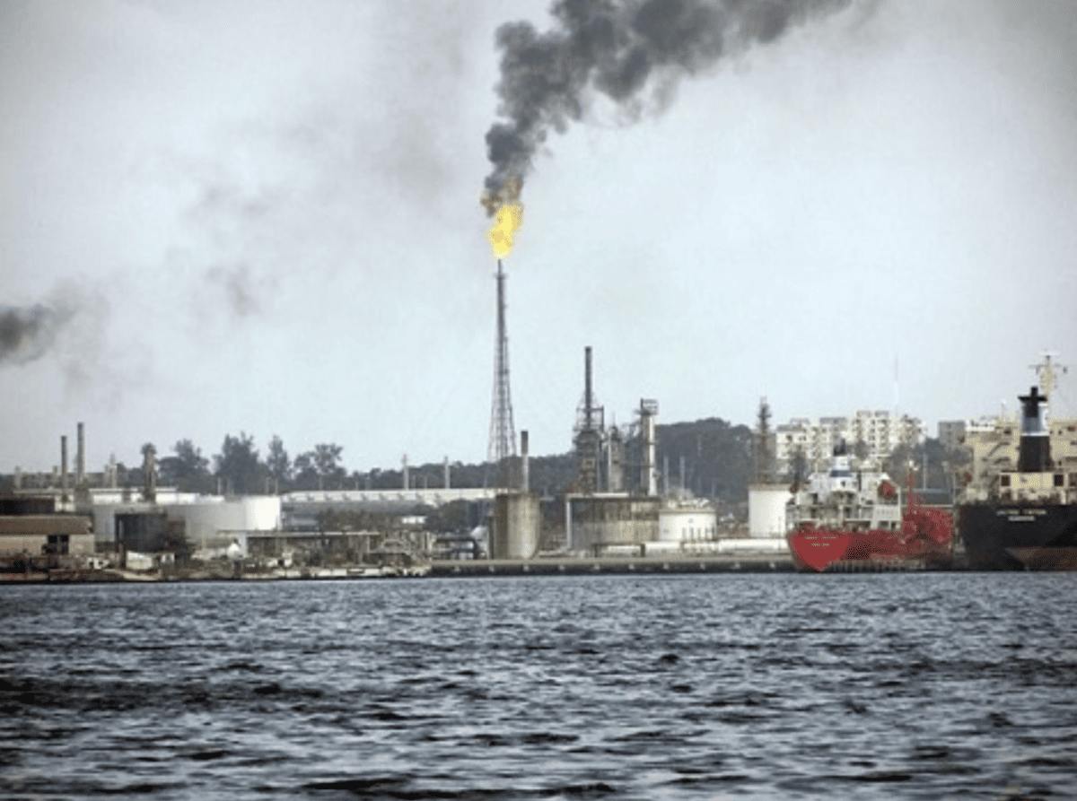 La Refinería Ñico López, en La Habana, es uno de los destinos de los cargamentos de hidrocarburos de México.