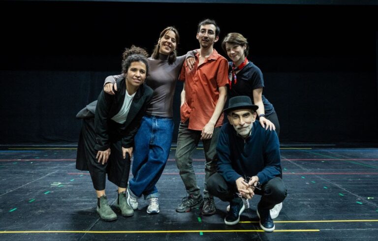 Teatro UNAM estrena El mar es un pixel de David Gaitán. Un ensayo escénico sobre tecnología y honor