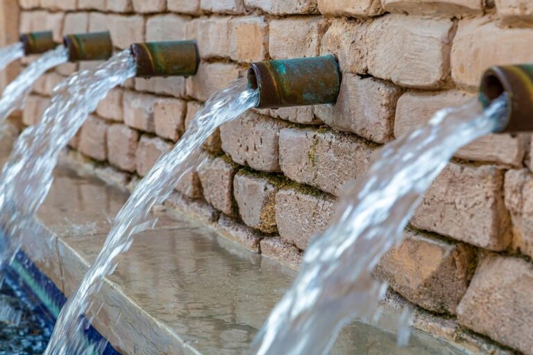 El agua es del pueblo, no del tratado