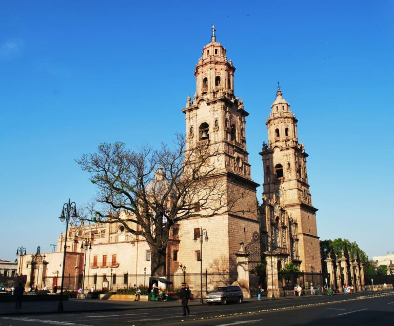 Michoacán: Calderón, Peña, AMLO, Claudia